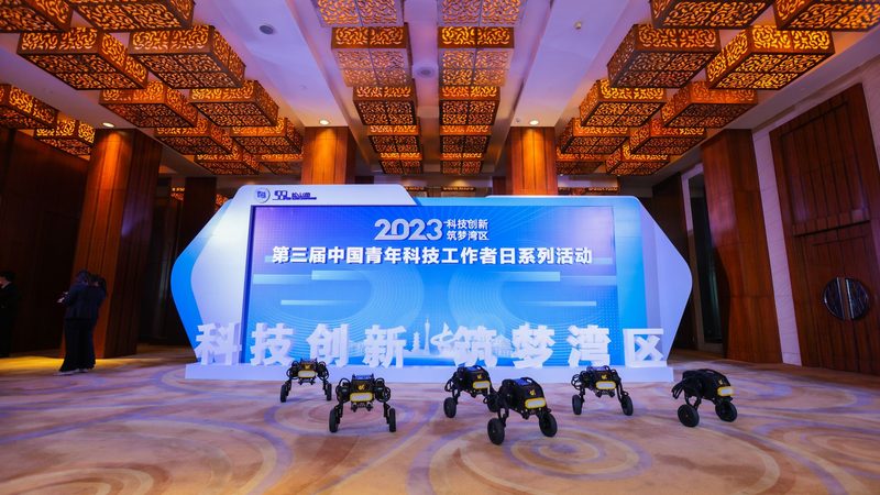 工业边缘计算硬件：构建智能工厂的基石**